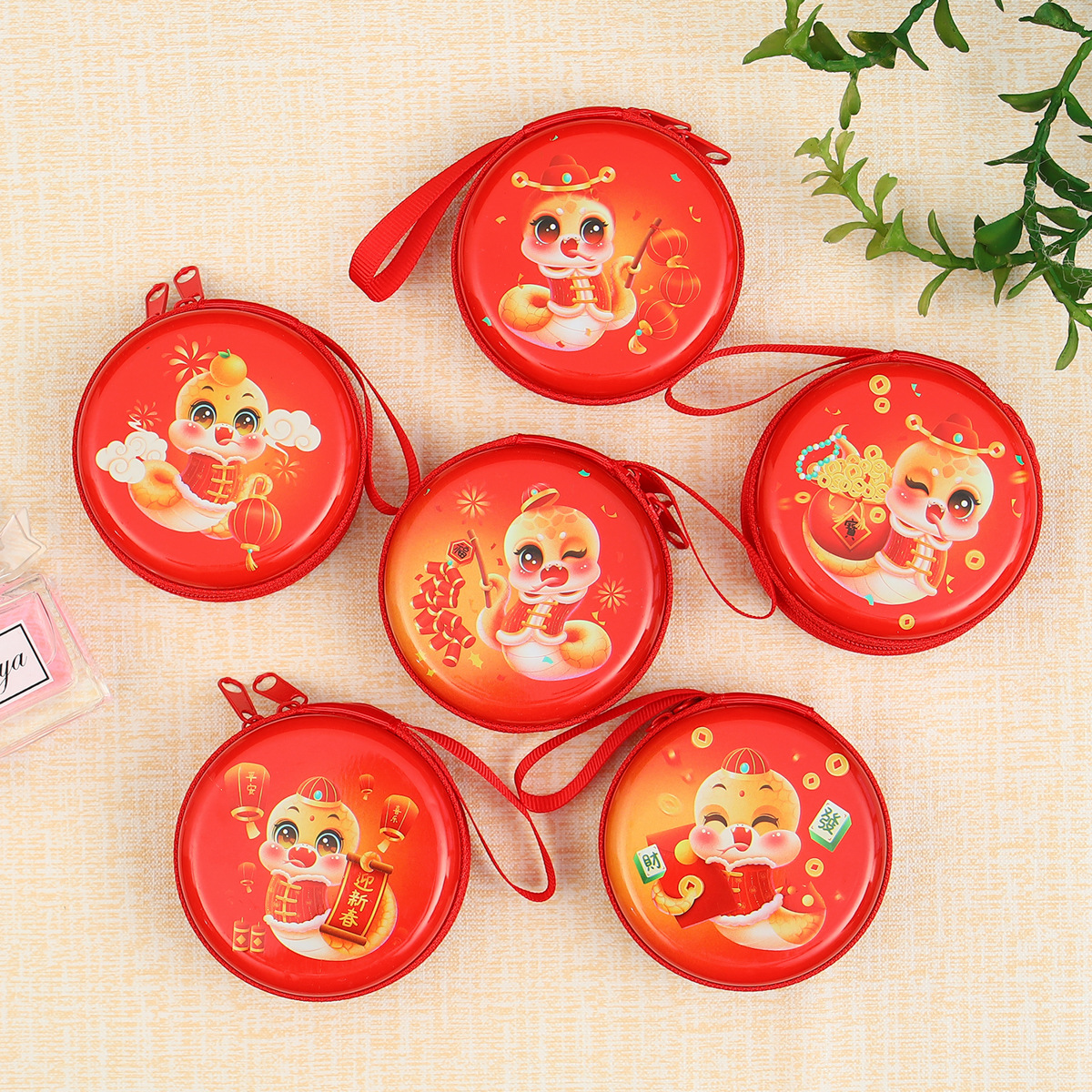 Picture of Christmas Gifts Children's Cartoon Coin Purse Christmas Decorations Internet Celebrity Cute Toys Kindergarten New Year Gifts