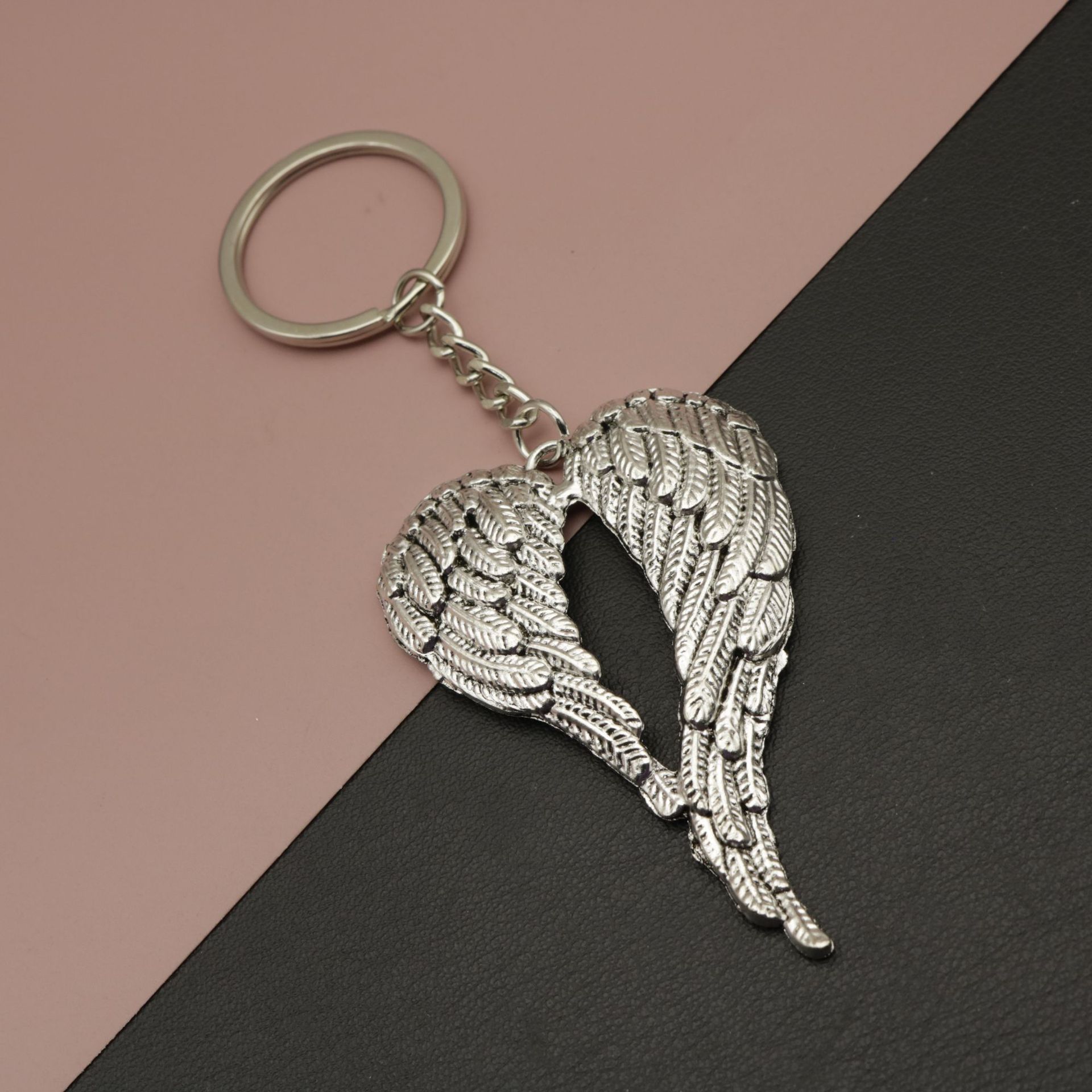 Amazon Xiyin Temu AliExpress Explosions Jewelry Simple Love Wings Keychain Pendant