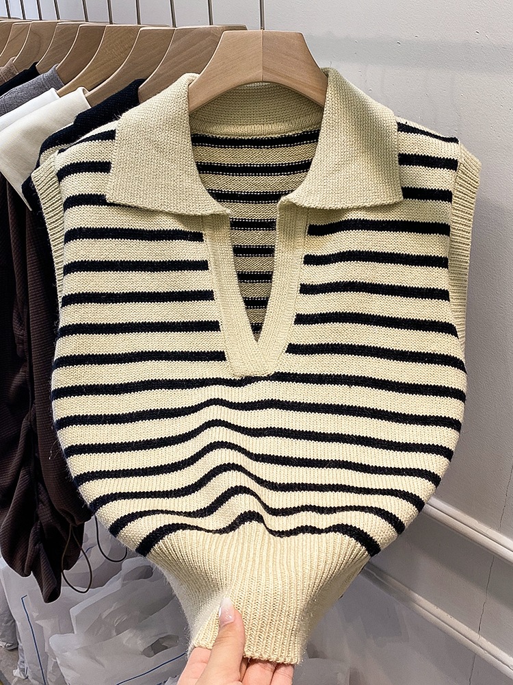 Picture of Retro Hong Kong Style Stripesd Knitted Vest for Women in Autumn and Winter New Style Lapel Sleeveless Waistcoat Vest Outer Wear