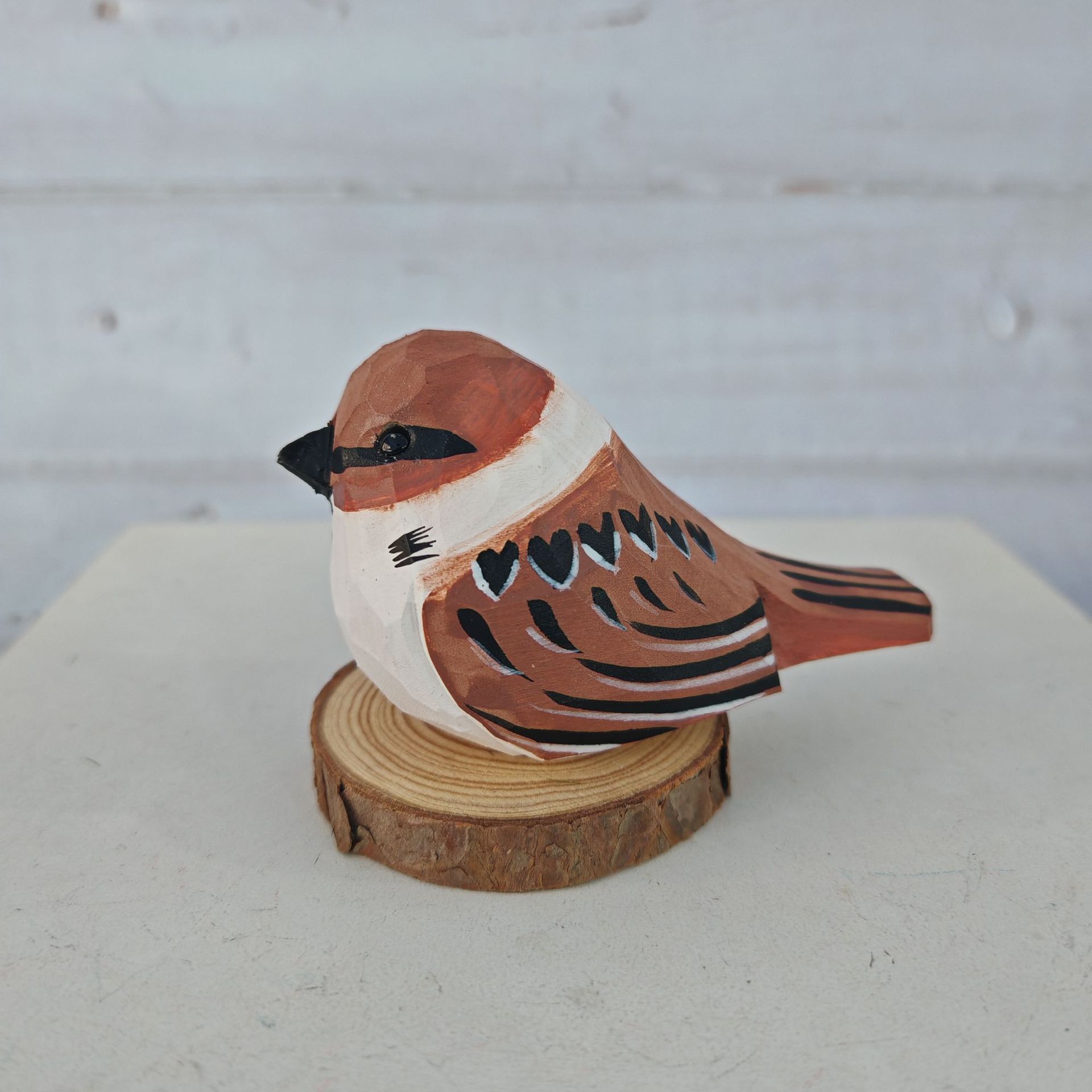 Picture of Bird Wood Carved Ornaments Cute Children's Toys Birthday Gift Hand Carved Colored Healing Desktop Ornaments Animals
