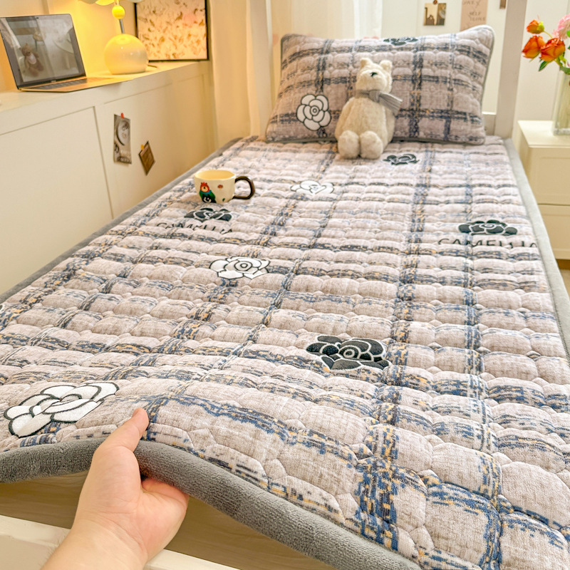 Picture of Class A maternal and infant grade milk velvet mattress autumn and winter foldable washing anti-static student dormitory bed single double soft