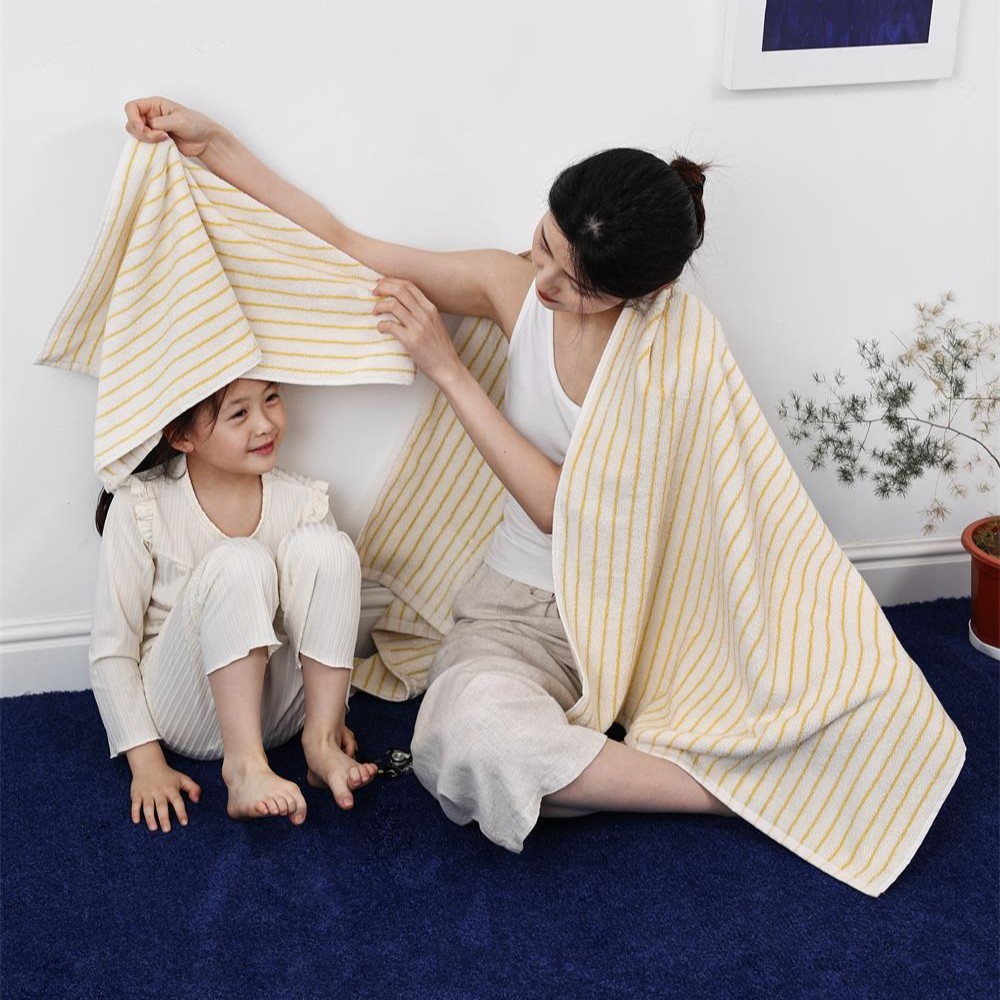 Picture of Pure Cotton Class A Combed Cotton Towel Retro Two-color Bathroom Absorbent Bath Towel Adult Bathrobe Towel Slippers