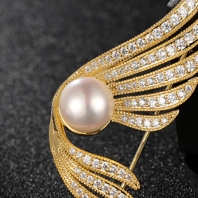 Picture of Luxury Jewelry High-end Brand Natural Freshwater Pearl Feather Brooch Double-use Men's Show Model Accessories