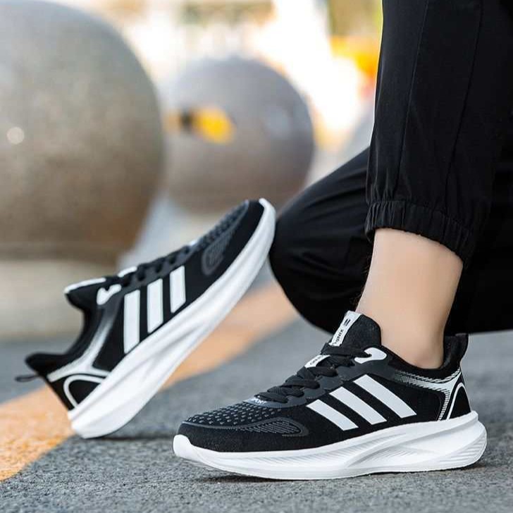 New mesh sports versatile couple fashionable breathable lightweight men's running casual shoes wear resistant autumn sneakers