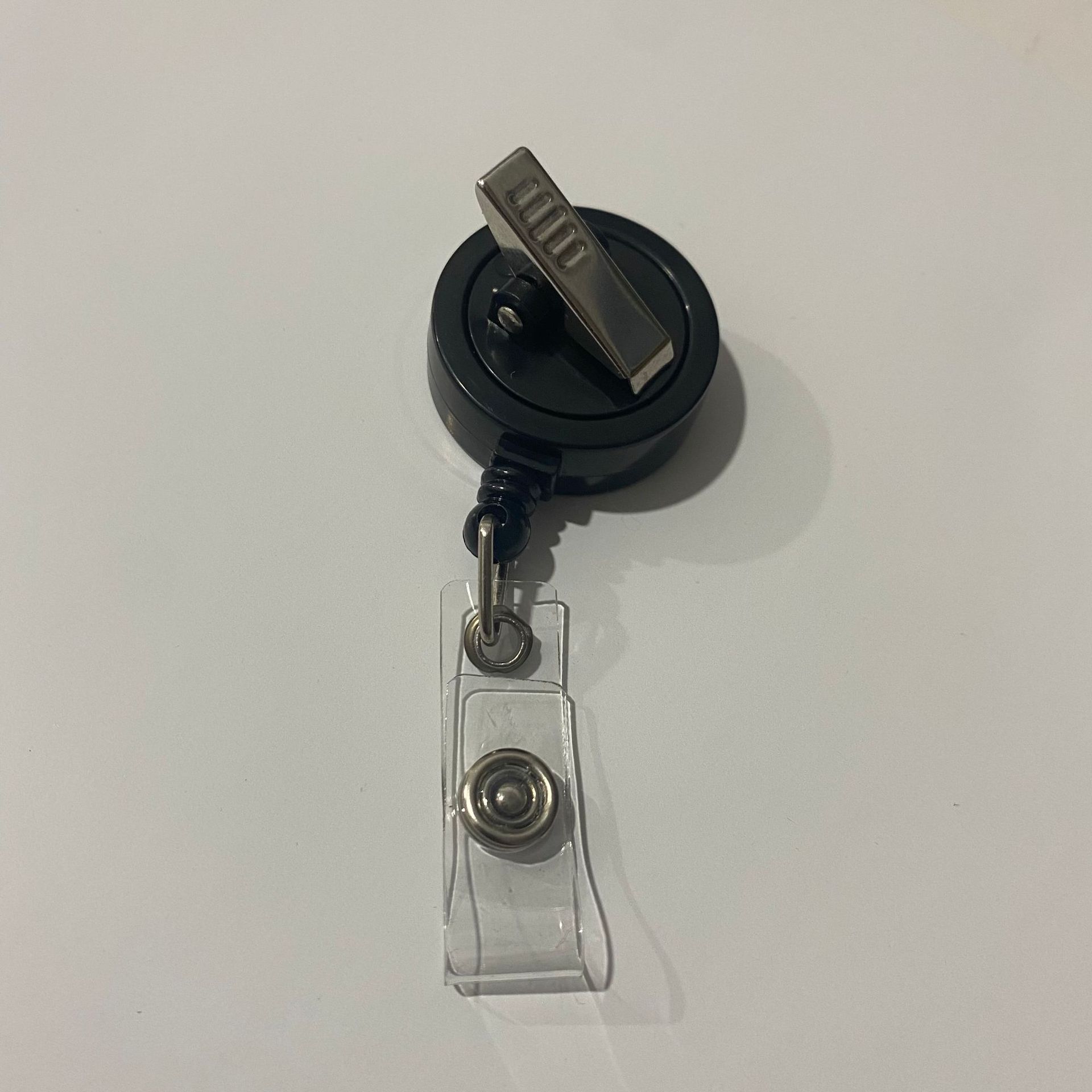 Picture of Spot Crocodile Clip Easy-Pull Buckle 360 Rotating Id Buckle Outdoor Anti-Lost Cable Puller Chest Card Clip Colorful Telescopic Buckle