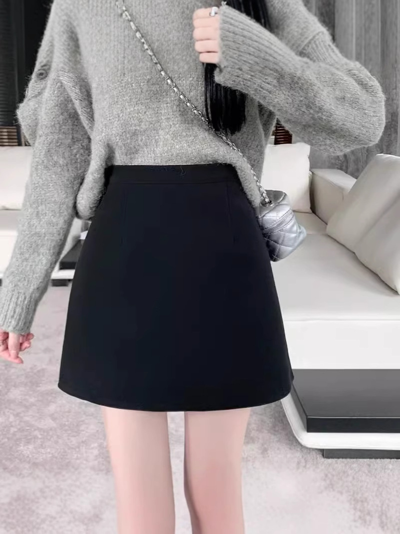 plus size high waist black woolen hip skirt 2024 autumn and winter new chubby girl fashion Joker slim short skirt