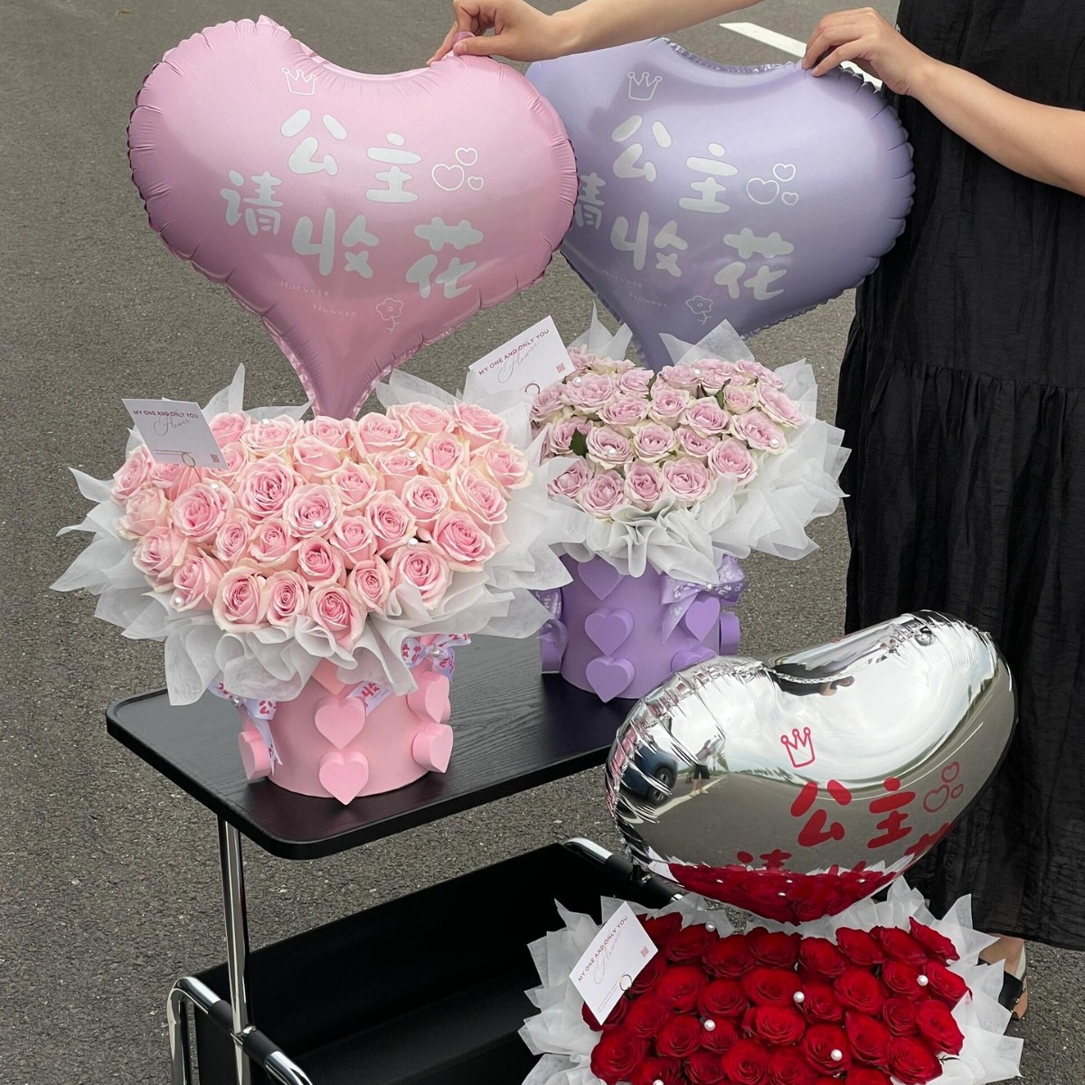 Valentine's Day Flower Hug Bucket Floral Packaging Material DIY Bouquet Flower Arrangement Bucket Round Gift Box Flower Box Creative