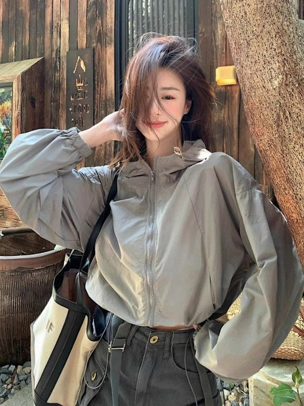 Lightweight, breathable, loose jacket, sunscreen cardigan top, women's summer style, small man, versatile hooded jacket, jacket for women
