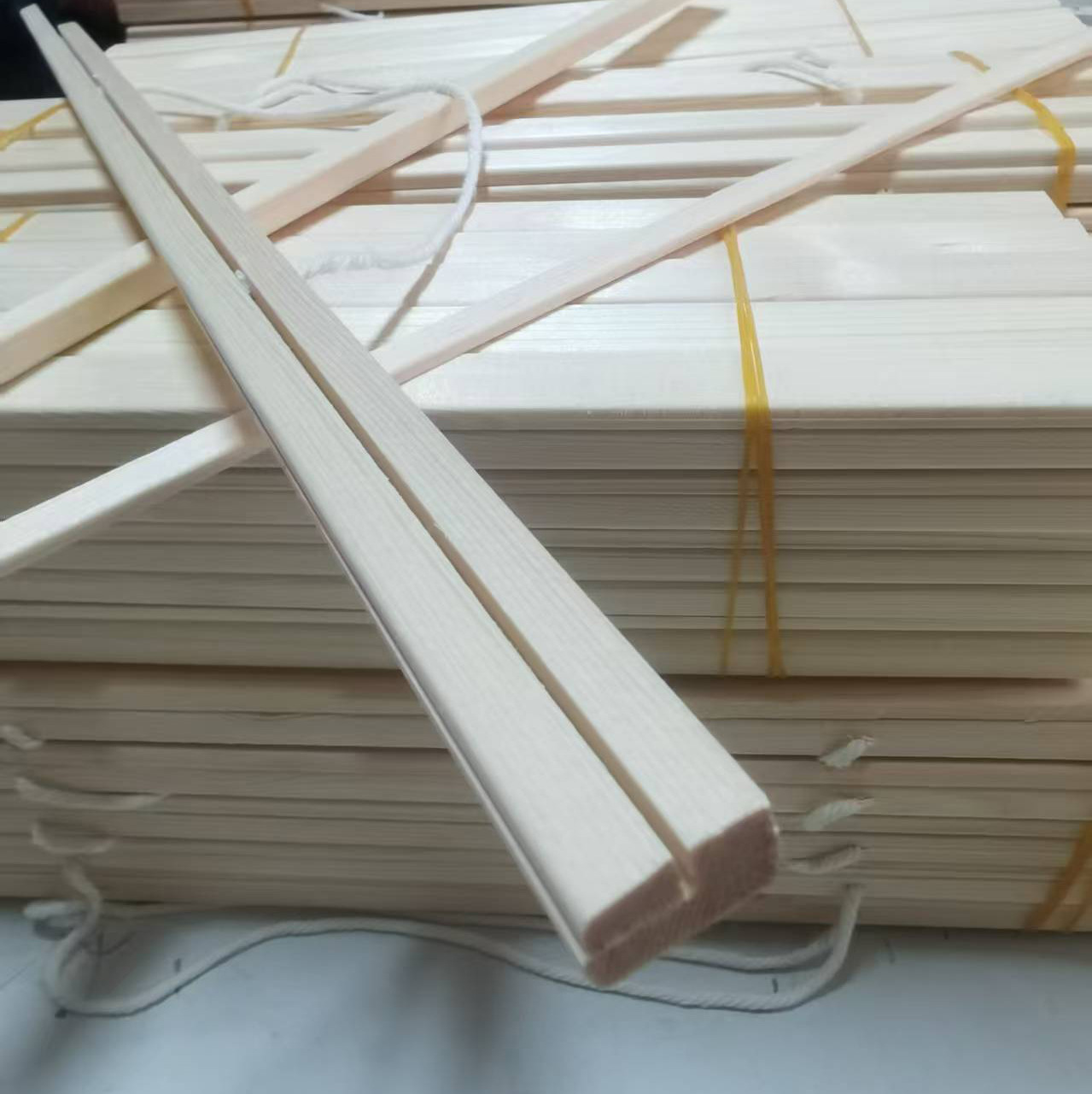 Picture of Large Pressure Clause Solid Wood Hanging Scroll Wooden Strip Painting Pole Wooden Poster Stand Hanging Painting Scroll Painting Clip Oil Canvas Picture Frame