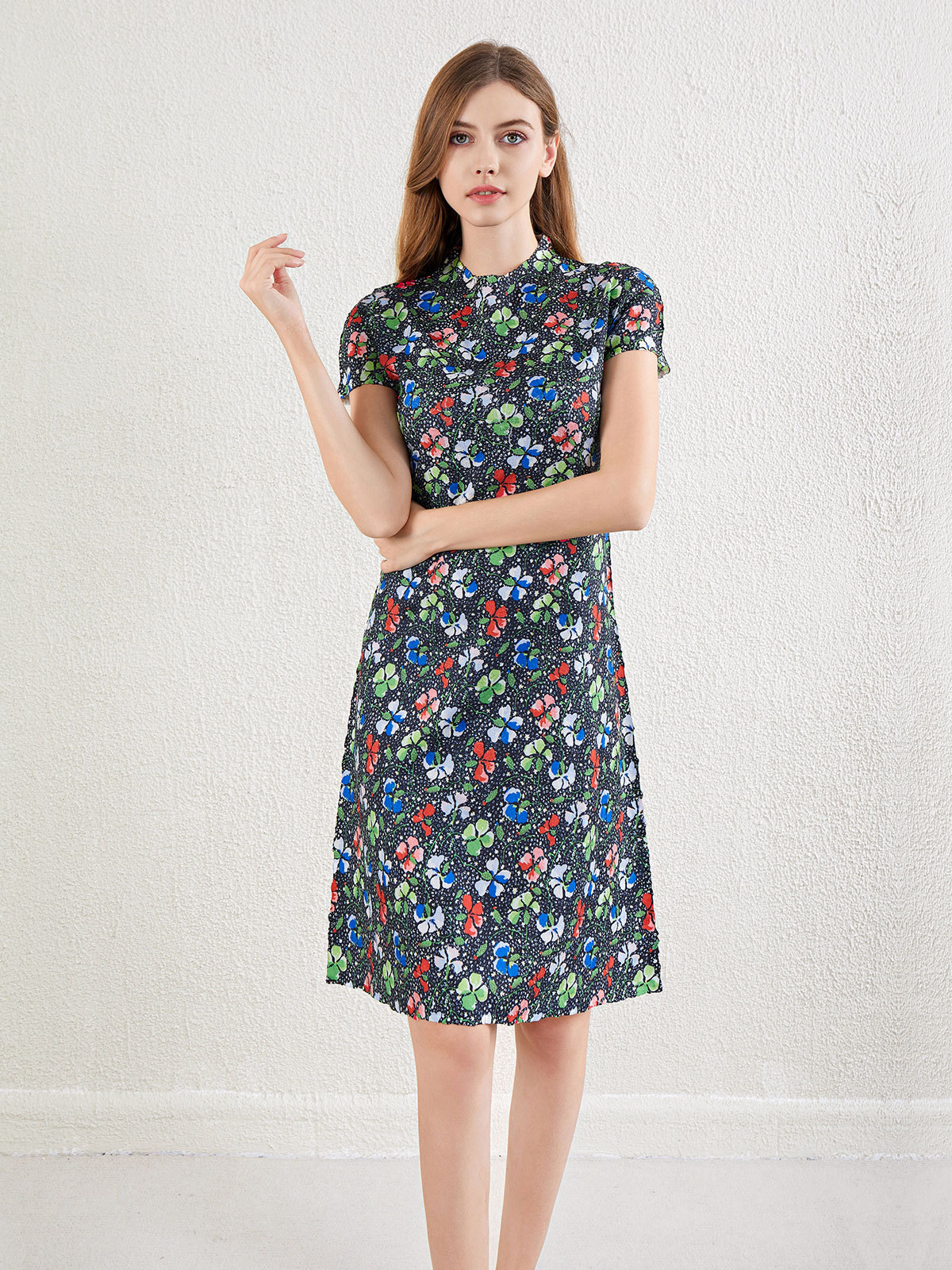Picture of European and American French Retro Floral dress 2024 Miyake Summer New Printed Slim-fit Waist Midi Dress for Women