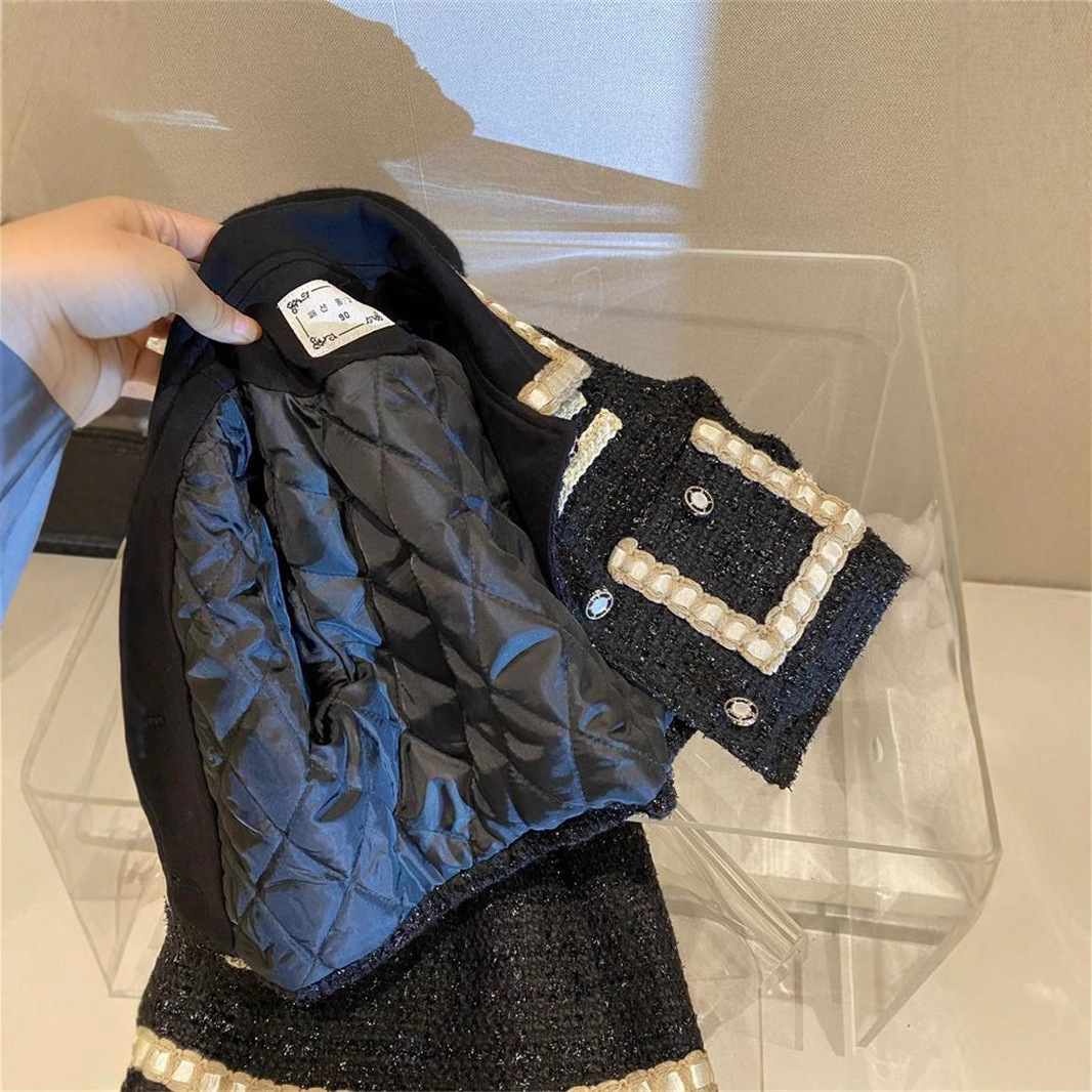 Picture of Girls' 2025 Autumn and Winter Small Fragrance Style Jacket Skirt Thickened Suit Temperament Western Style Children's Short Skirt Two-Piece Trendy Set