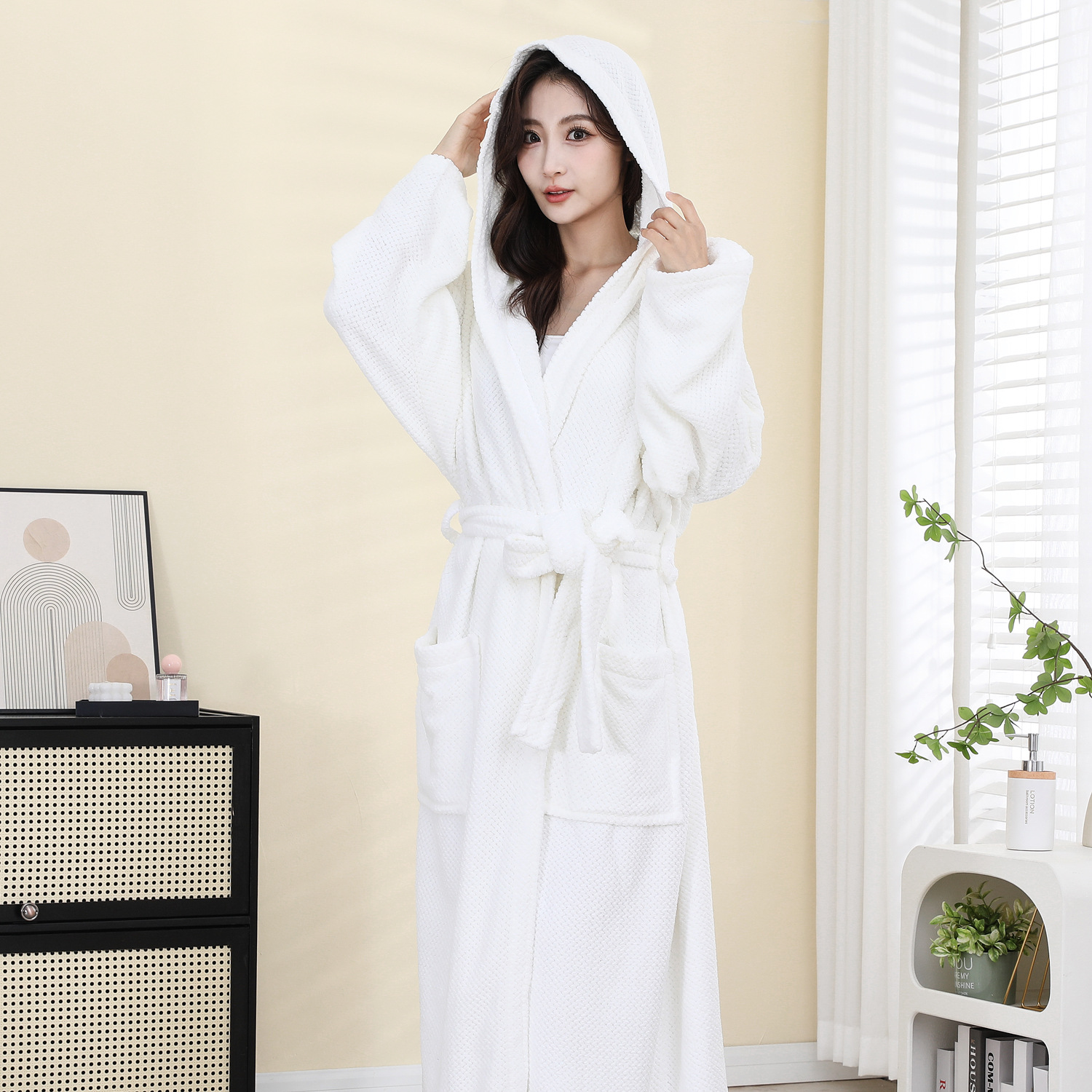 Warp Knitted Coral Fleece Bathrobe Hooded Extra-large Thickened Water Absorbent Hair-free Soft Skin-friendly Breathable Cross-border Hair