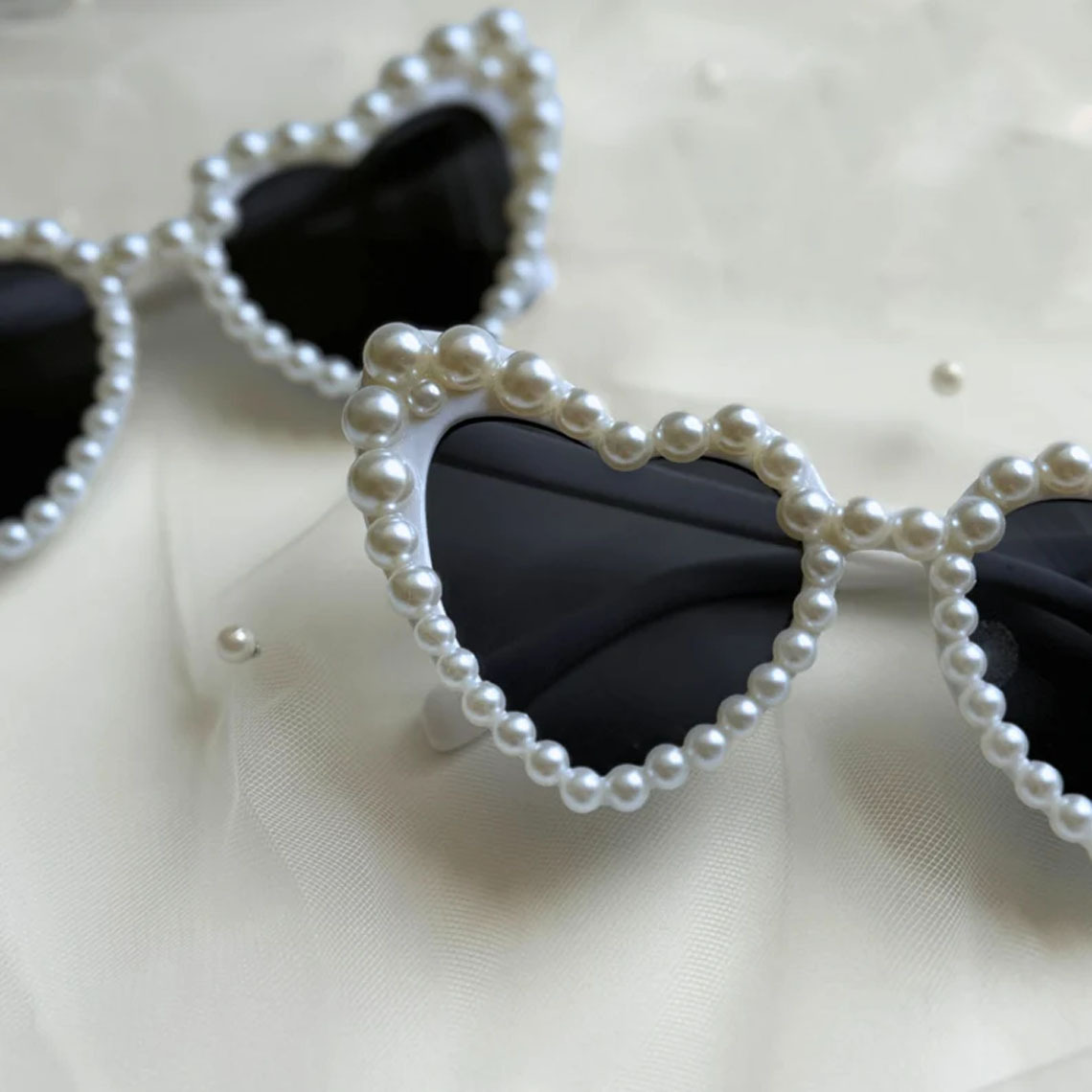 Amazon cross-border AliExpress hot full pearl white love glasses bride bride wedding bachelor party