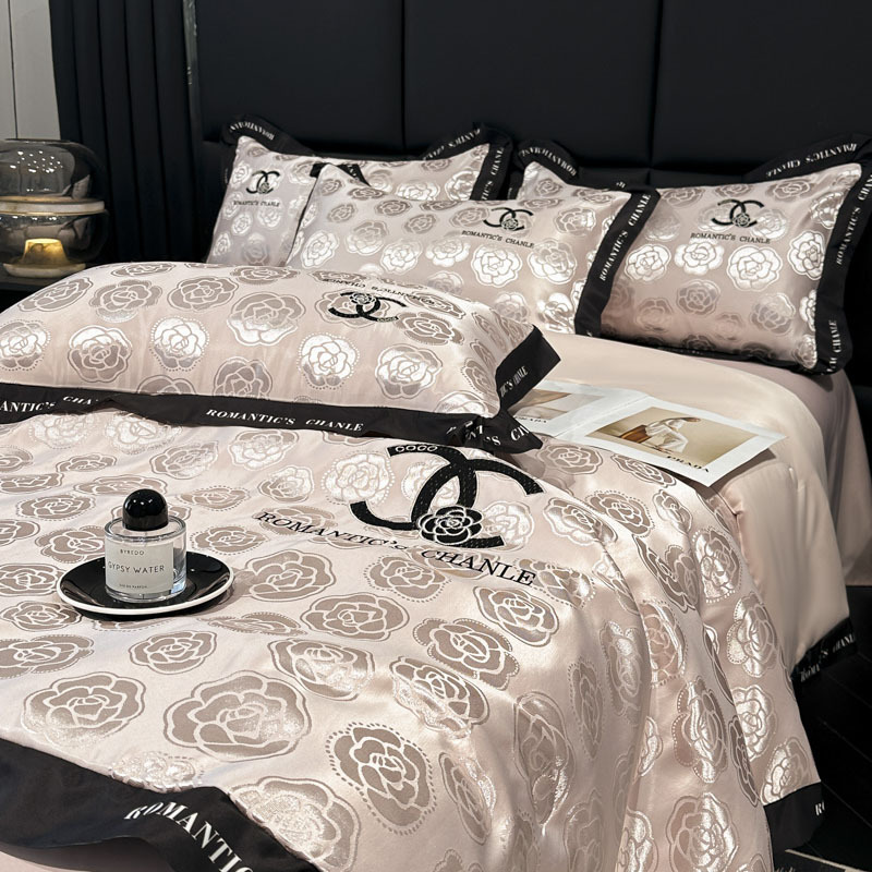 Picture of Class A Ice Silk Summer Quilt Air-conditioning Quilt Bed Cover Bed Sheet Four-piece Set Advanced Light Luxury Embroidered Summer Cool Quilt Summer Thin Quilt