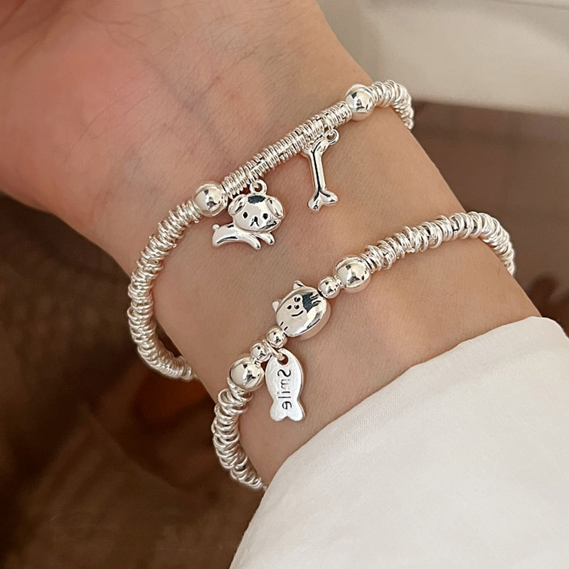 Kitten Eating Fish Puppy Bone Metal Circle Bracelet for Women Design Cute Exquisite Fashion All-match Bracelet Jewelry