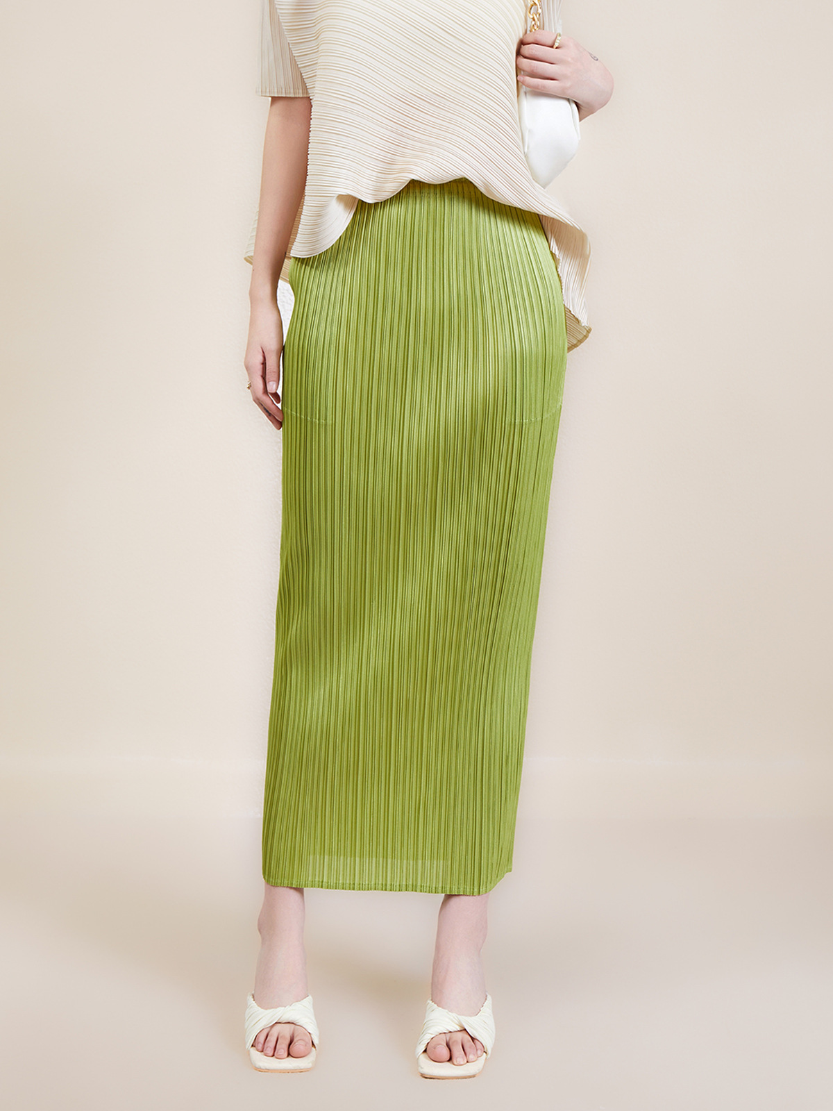 Miyake Simple Solid Color Skirt 2024 Spring and Summer New Pleated Straight Skirt Slimming Look Covering the Crotch Work Clothing Style Hip Skirt
