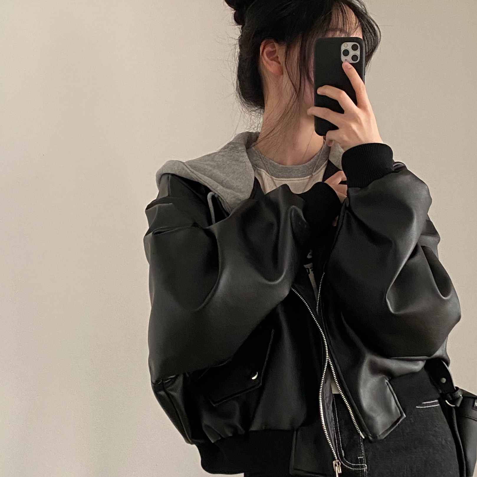 Picture of Korean Chic Autumn and Winter Niche Retro Zipper Double Pocket Casual Loose Versatile Faux Two-Piece Hooded Leather Jacket