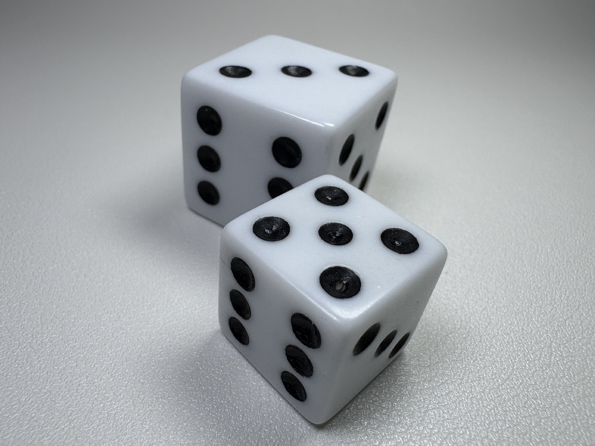 Picture of Right Angle Square Solid Color White Background Board Game Running Group Accessories Teaching Game Entertainment Props Drawing Acrylic Mini Dice