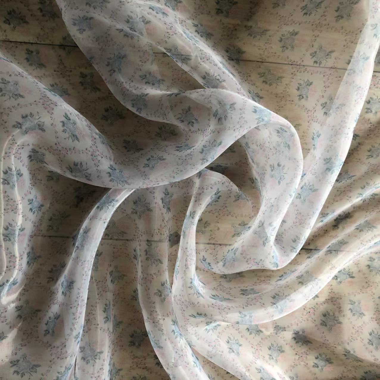 Xiaojun Textile Organza Printed Rose Flower Oil Painting Rose Pink Printed Wedding Dress Fabric Dress Fabric