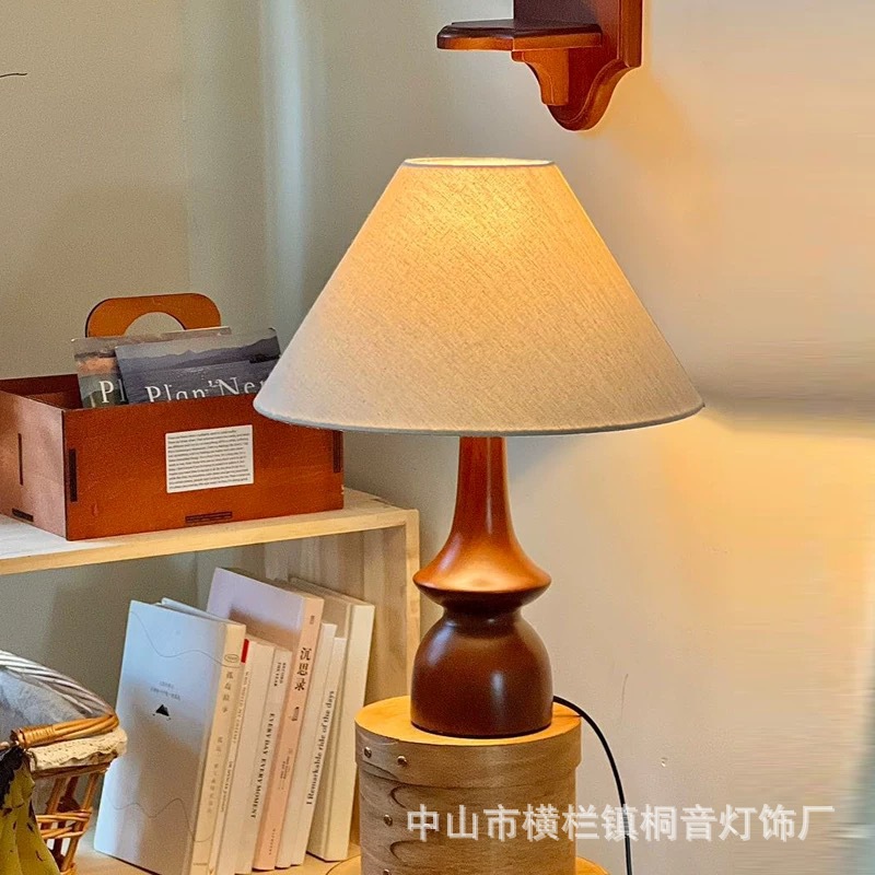 French Middle Ancient Bedhead Table Lamp, Silent Style, American Style Retro Study Atmosphere, High-Level Bedroom Decorative Table Lamp