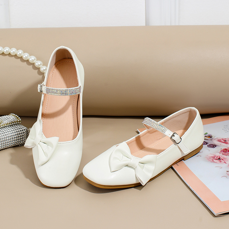 Cross-border hot selling girls' leather shoes, simple and versatile performance shoes, one-line belt, square buckle princess shoes, foreign trade girls' single shoes