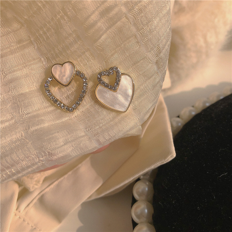 S925 Silver Needle White Peach Heart Asymmetric Earrings ~ Advanced Sense ins Temperament Earrings Early Spring New Earrings Women's Fashion