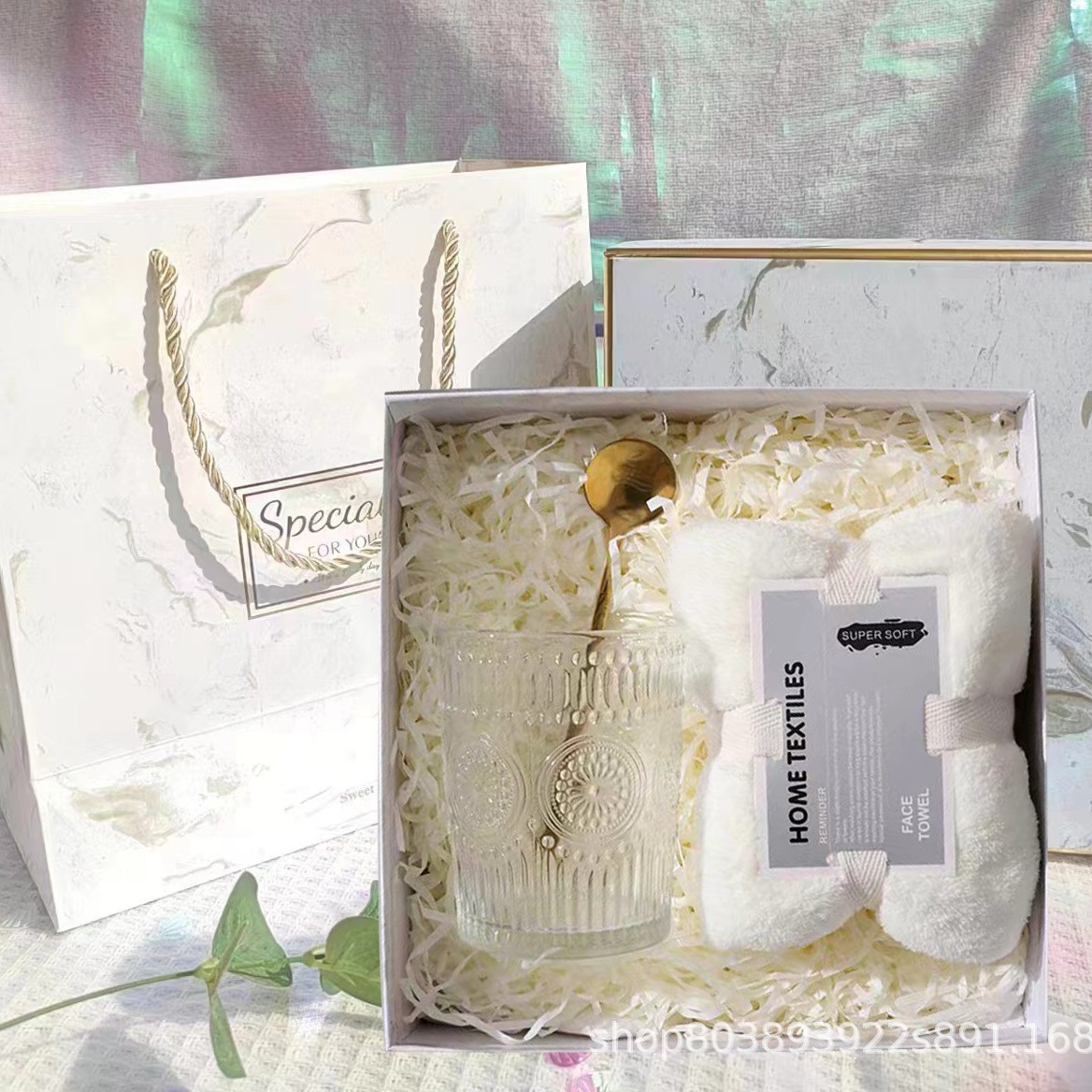 Picture of Business Accompanying Gift Set Practical Staff Birthday Welfare Gift Company Annual Meeting Creative Gift Wholesale Christmas