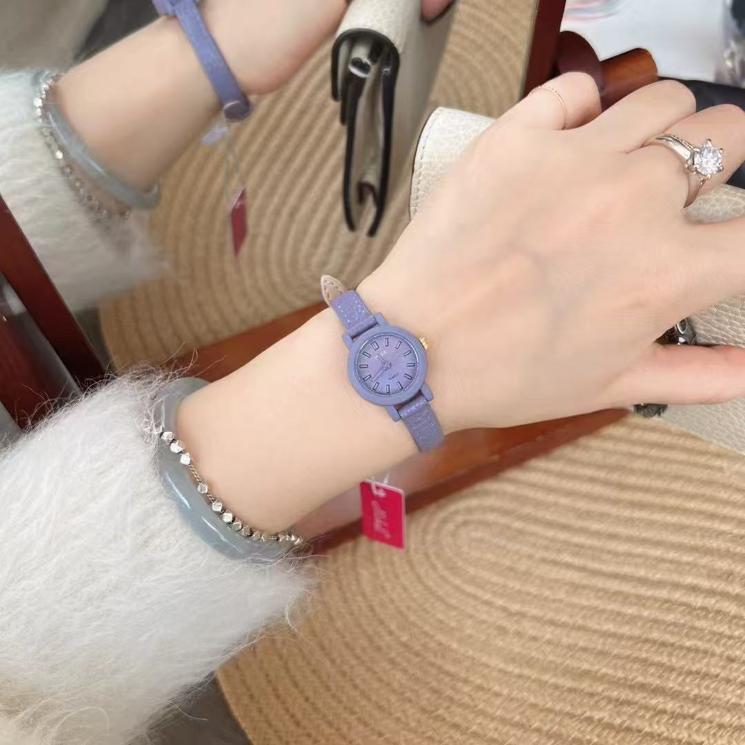 Vintage Small and Exquisite Small Dial Watch Women's Summer Dopamine Colorful Niche Student Simple Belt Watch