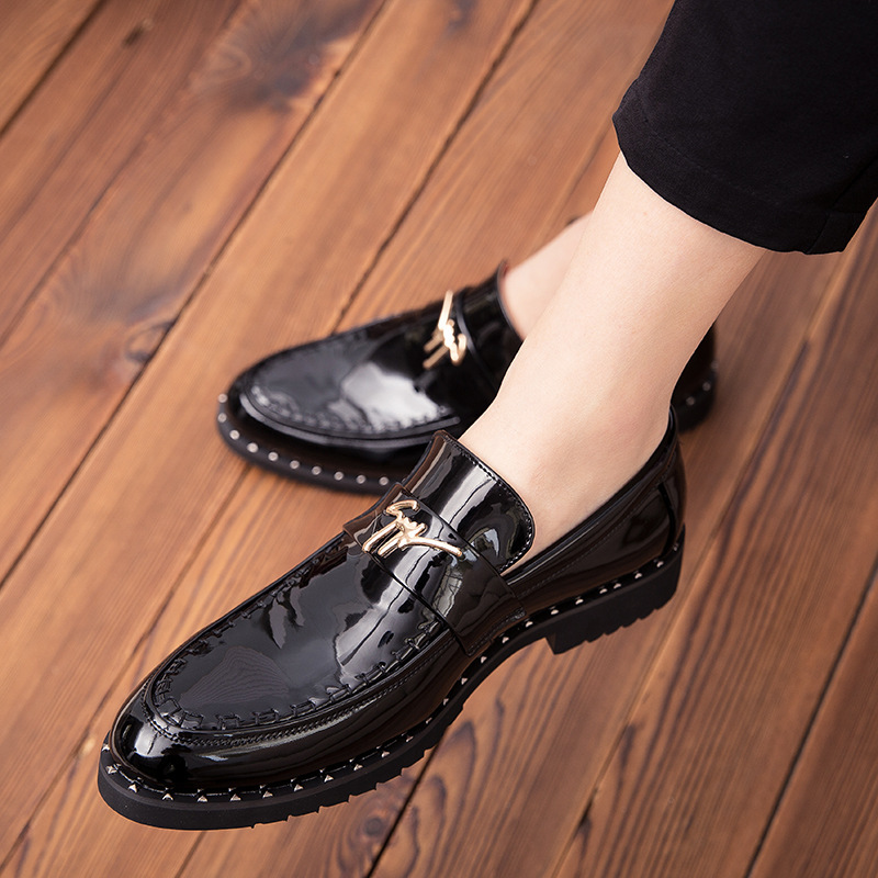 Men's Leather Shoes Men's Hair Stylist Casual Shoes Patent Leather Brilliant Point-toe Fashion Shoes British One-step Lazy Shoes 38