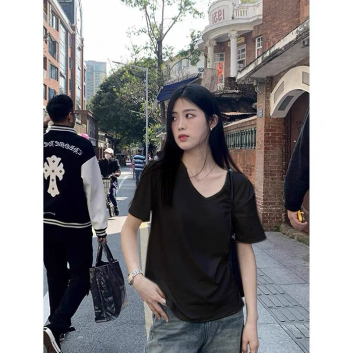 Picture of White V-neck Short-sleeved T-shirt Women's Summer 2025 New Loose Solid Color Base Shirt with Spice Girl Student's Top Trendy
