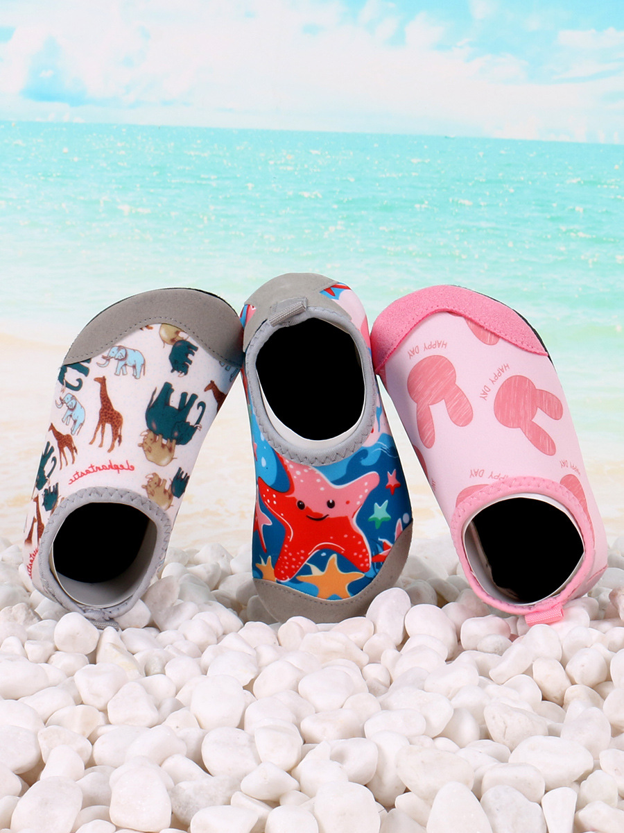 Picture of Children's Beach Tracing Shoes for Boys and Girls, Non-Slip Beach Shoes, Baby Swimming Socks, Anti-Cut Water Park Water Shoes