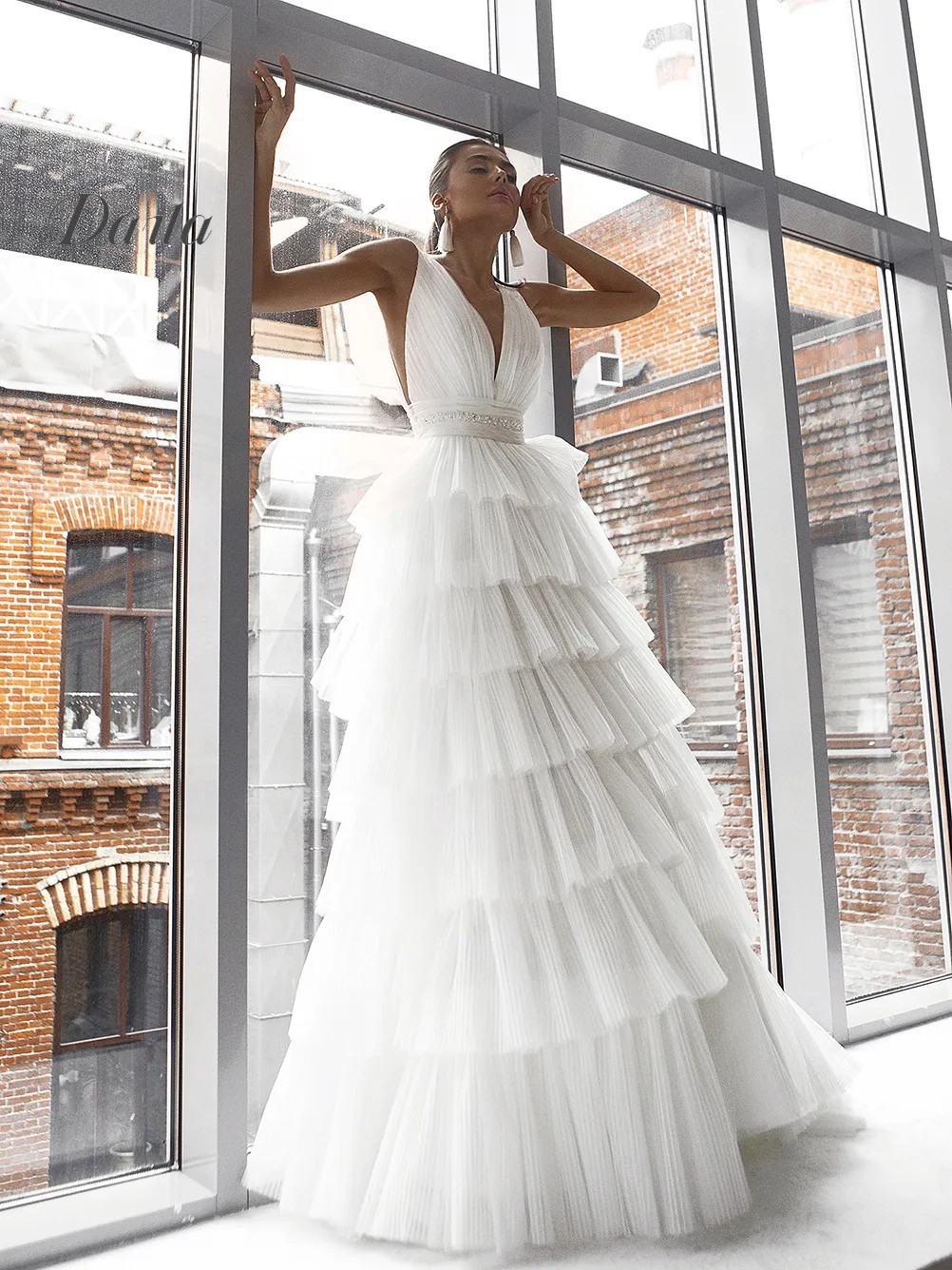 Picture of Foreign trade new V-neck Noble multi-layer mesh pettiskirt waist slimming sling bridal wedding dress AliExpress dress