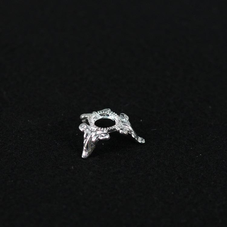 Picture of Violent Bear Head Crown Doll Head Accessories Small Mini Crown Alloy Ornament Crystal Ball Base Display Rack