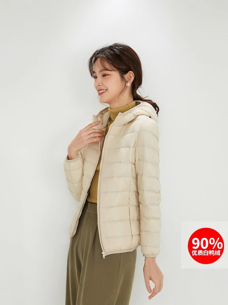 Picture of 90 down down Jacket Women's Hooded Lightweight Short Large Size Lightweight Western Style White Duck down Jacket Pinghu down Jacket Wholesale