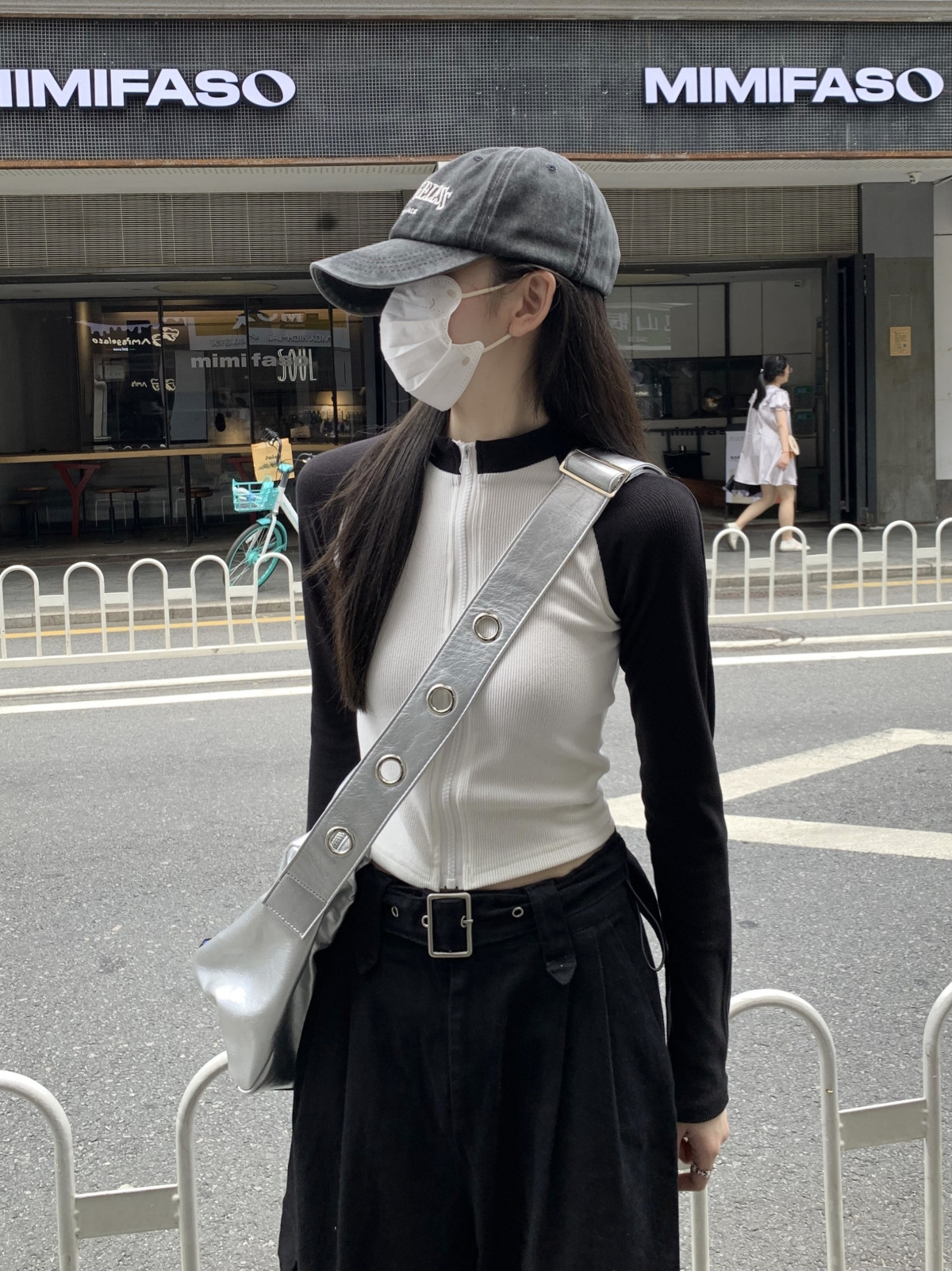 Hot girl Raglan Stand Collar contrast color stitching long-sleeved T-shirt women's autumn new slim short zipper cardigan top ins