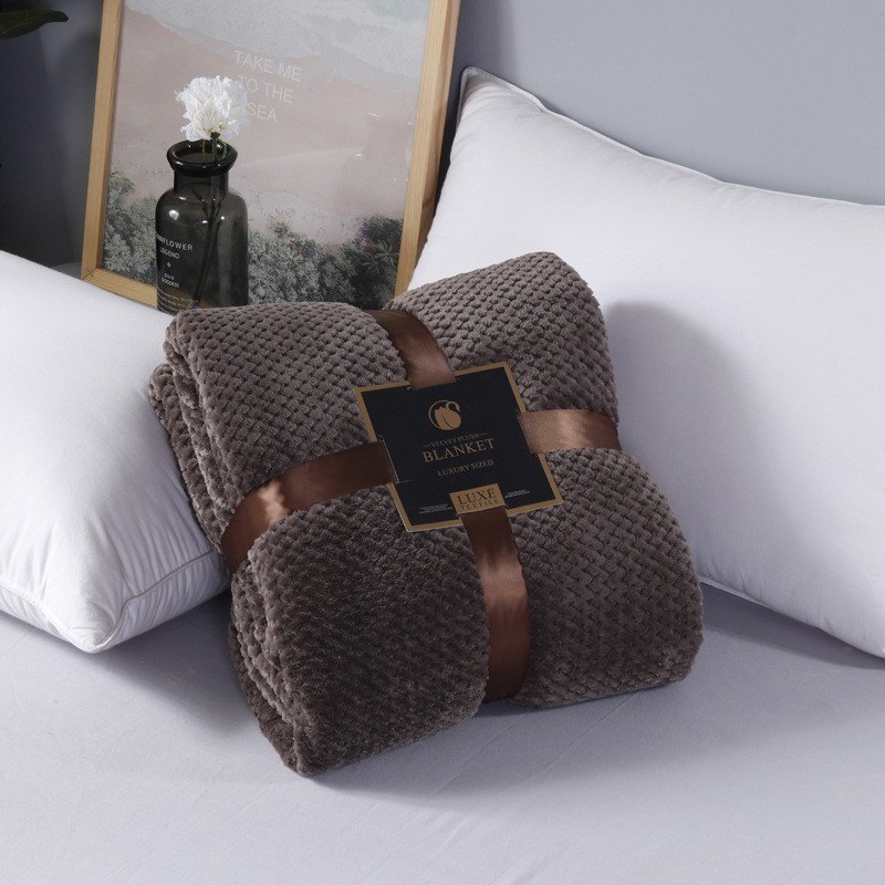 Picture of Pineapple Plaid Blanket Flannel Blanket Office Nap Blanket Air Conditioning Blanket Coral Velvet Thickened Velvet Blanket Wholesale