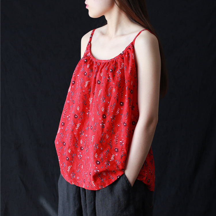 Literary Retro Red Printed Camisole, Loose, Comfortable and Breathable Bottoming Shirt for Women with Printed Whitening