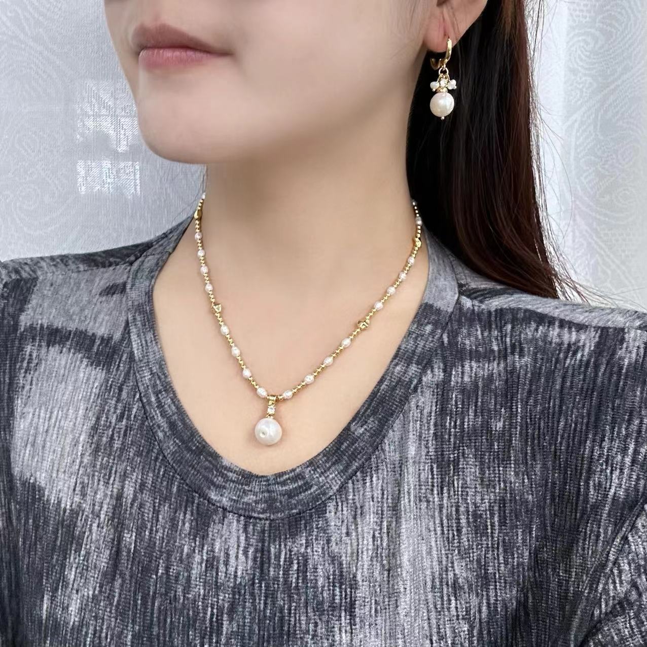French light luxury ladies niche pearl fashion all-match temperament necklace earrings suit wholesale
