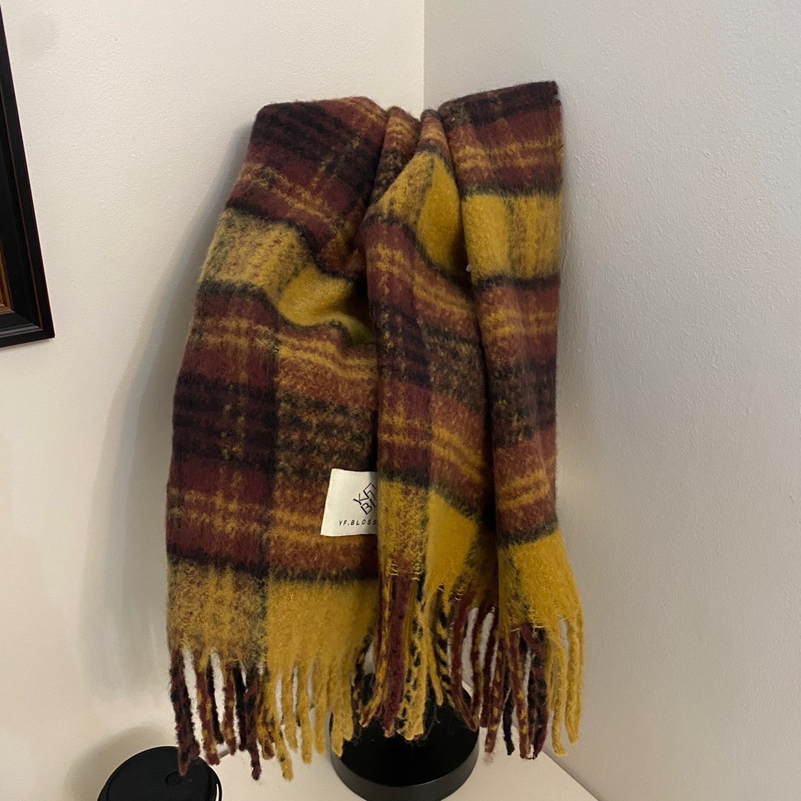 Picture of Cross-border solid color new imitation cashmere scarf women's autumn and winter thickened warm shawl solid color student scarf men's wholesale