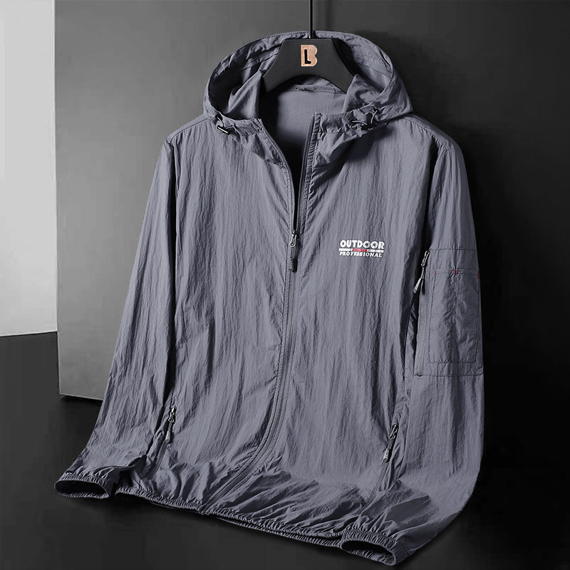 Summer men's new sunscreen light breathable windproof wear outdoor leisure sports climbing running big size tide