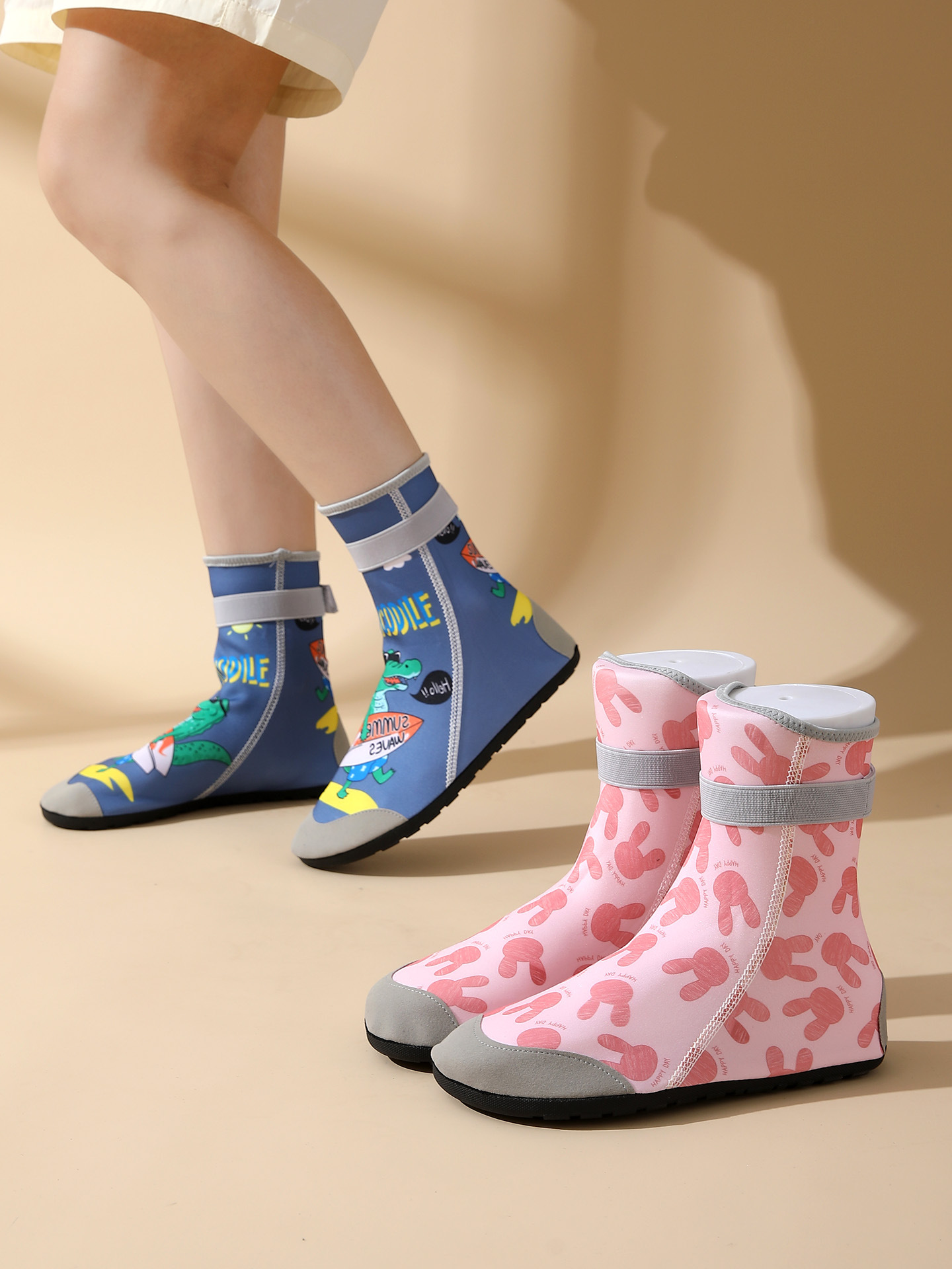 High-Top Kidsren's Beach Shoes, Adult Non-Slip and Anti-Cut Diving Shoes, Snorkeling Shoes, Swimming and Wading Baby Beach Socks
