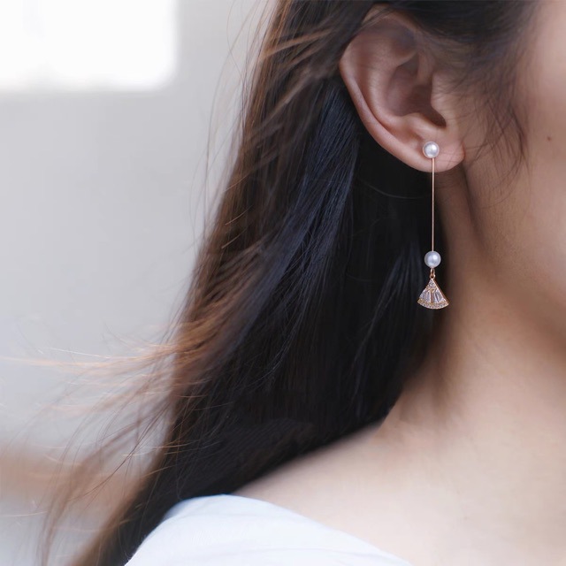 Picture of Advanced Sense Design Natural Freshwater Pearl Earrings 925 Silver Needle Delicate Zirconium Fan Super Flash Earrings Female Temperament