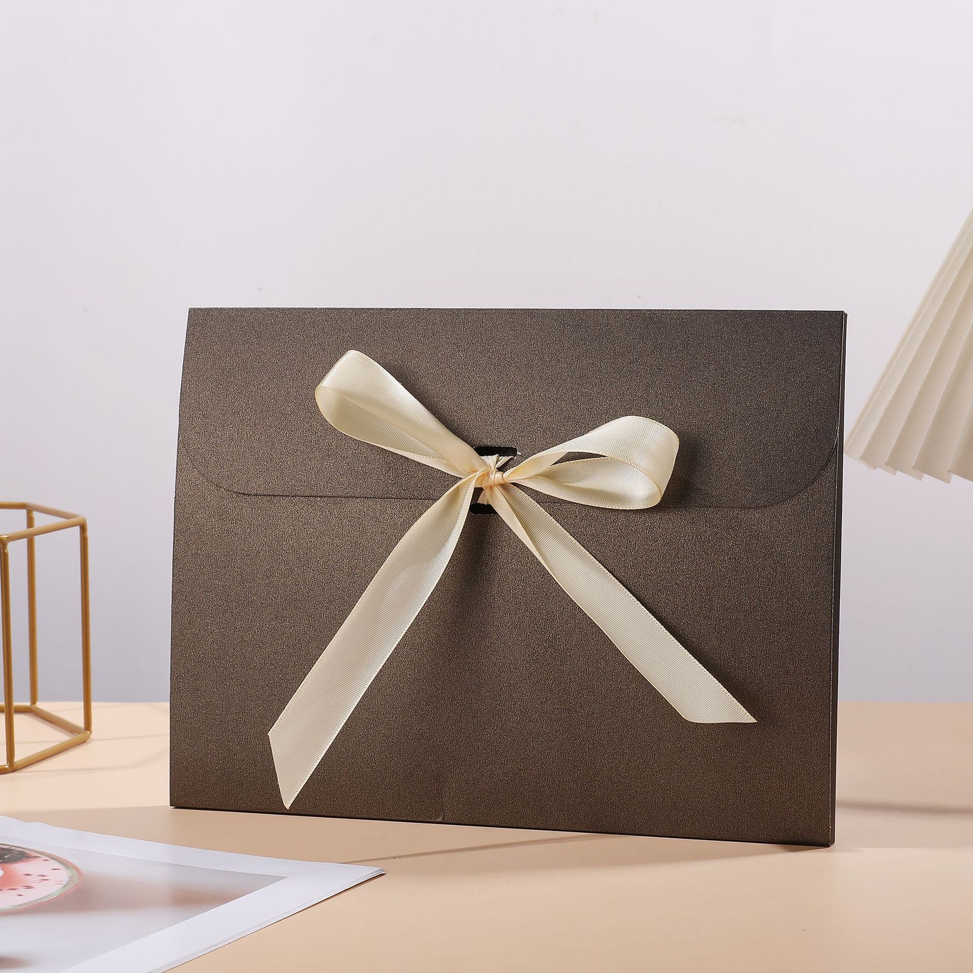 Picture of Boutique scarf gift box scarf clothing exquisite packaging box high-end holiday gifts gift box suit wholesale