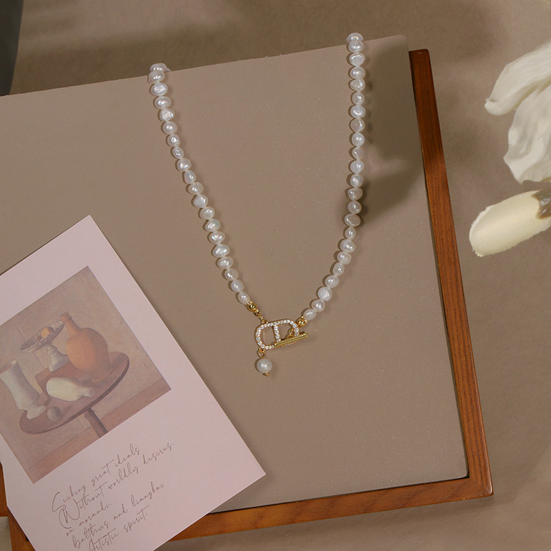 Natural Baroque Pearl Necklace Women's High-end Fashion Pig Nose Design Light Luxury Elegant Woolen Chain Clavicle Chain
