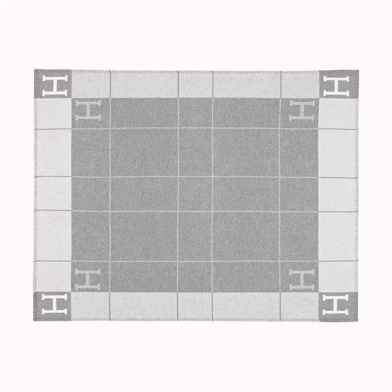 Picture of Cross-Border Amazon Fleece Blanket Single Blanket Air Conditioning Blanket Sofa Cover Blanket Nap Blanket H Letter Aviation Flight Blanket