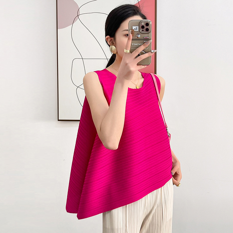 2025 New Vest Women's Summer Outerwear Puffy Irregular Miyake Pleated Sleeveless Top Design Niche