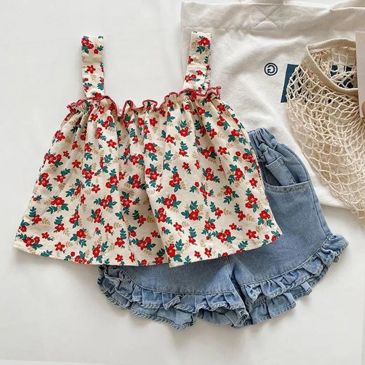 2024 New girls' summer clothes suit fashionable baby girls' sleeveless top children's western style vest sling two-piece suit