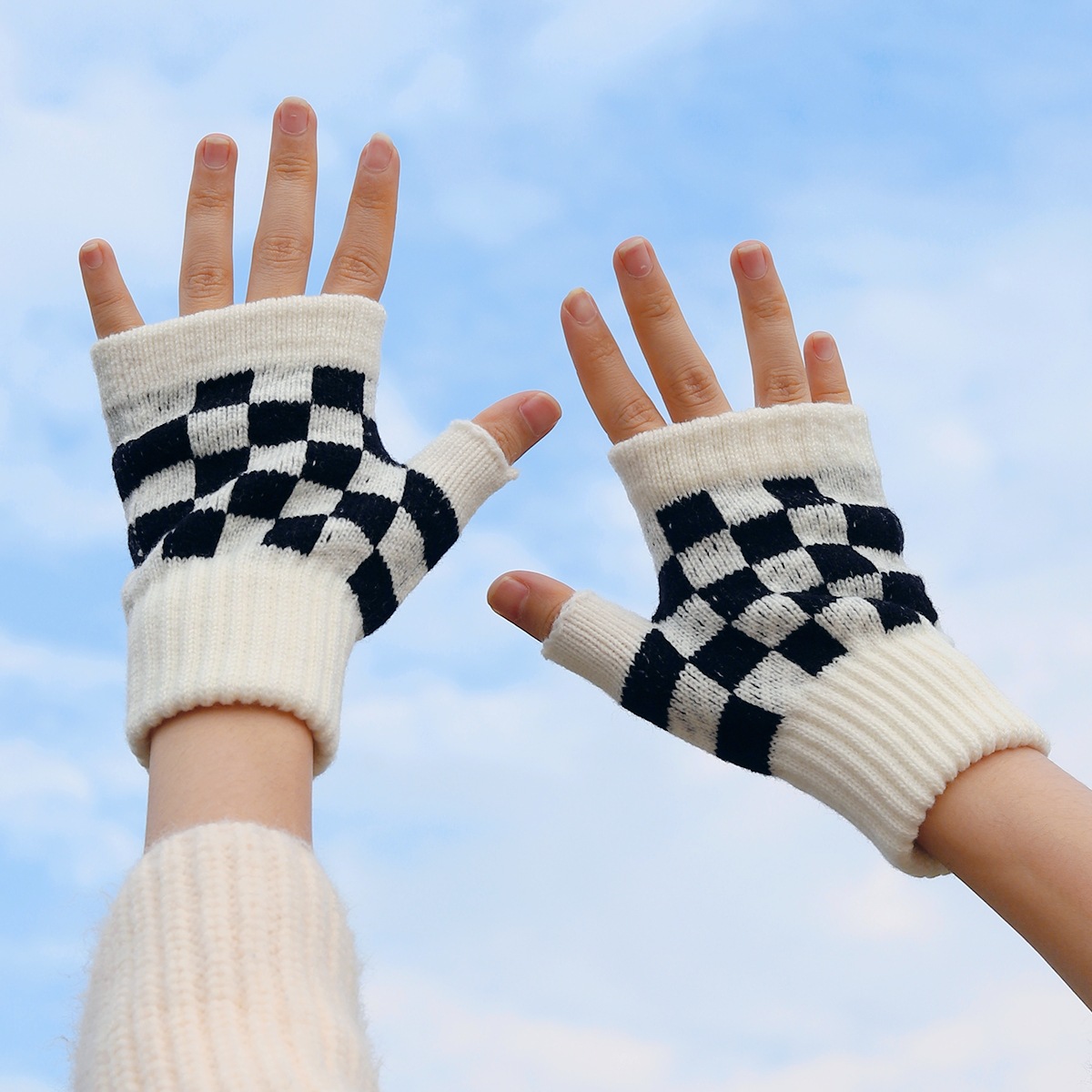 Autumn and winter black and white chessboard Plaid half finger couple knitted winter student writing riding warm half typing gloves