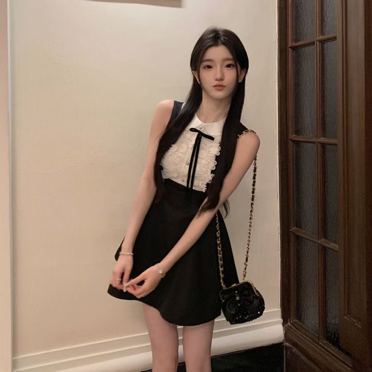 Spliced ​​Lace Doll 2025 Summer Temperament Slim Dress French Daughter Sleeveless A-Line Skirt Waist Short Skirt