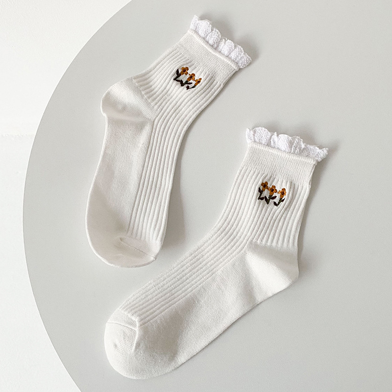 Picture of Women's Socks for Autumn and Winter, Korean Hyuna Style Floral Mid-Calf Socks, Japanese Retro Artistic Lace Socks, Women's Ins-Style Slouch Socks